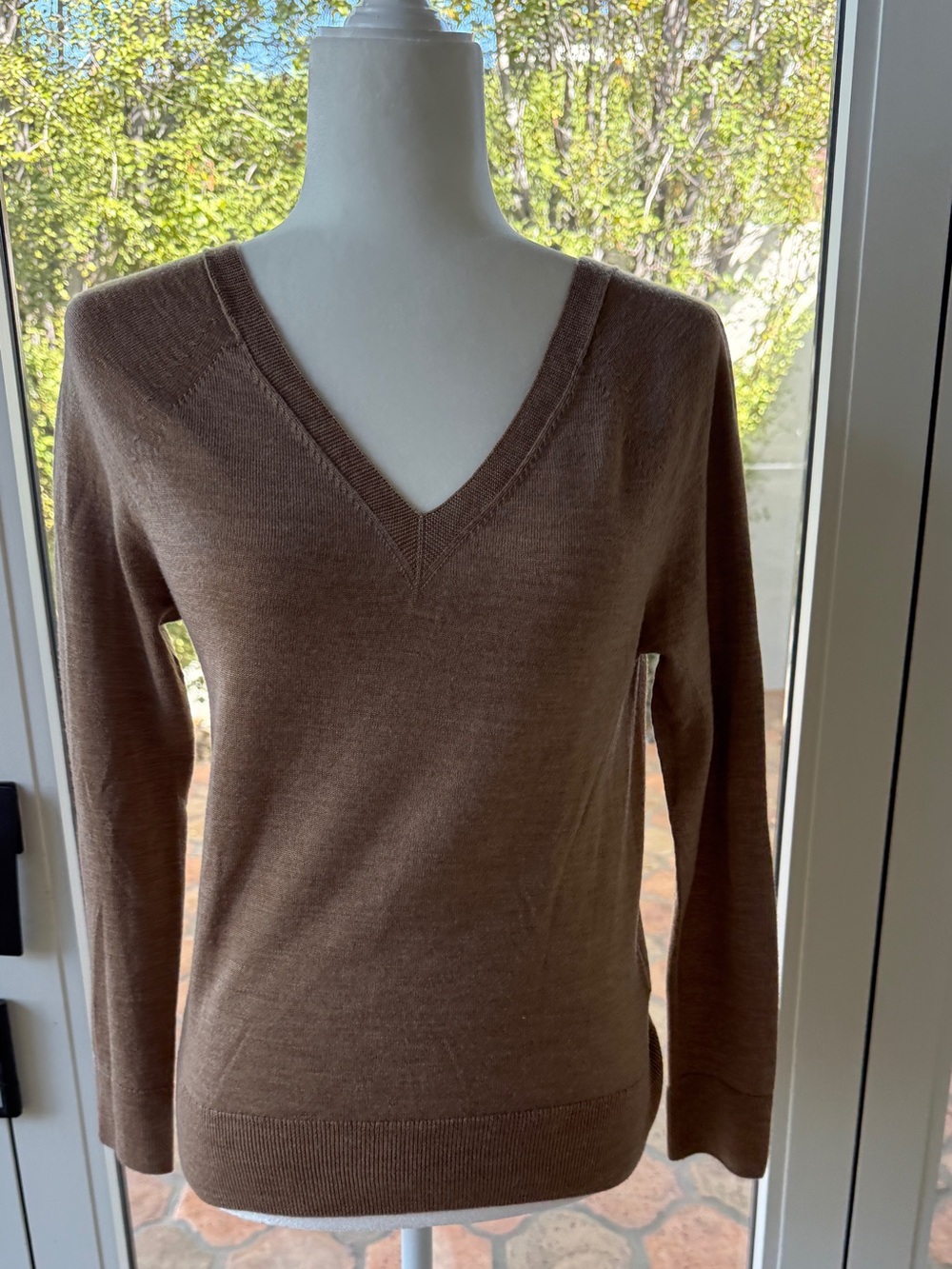 Banana Republic Women's V‑Neck Brown Sweater Merino Wool